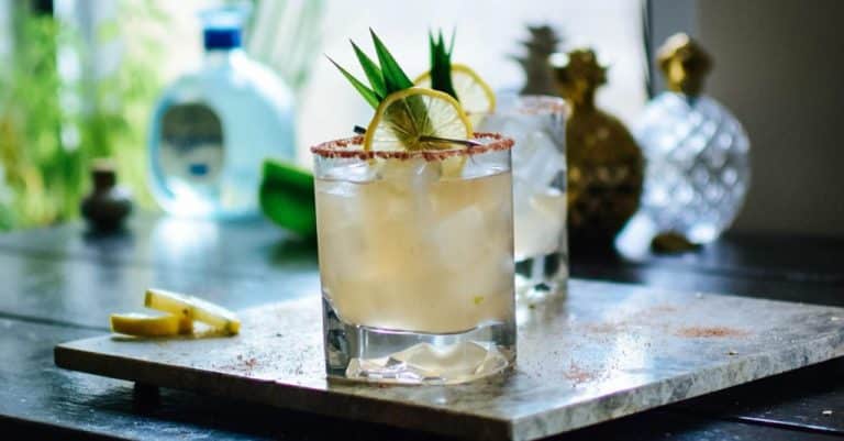 Recetas de cocteles con mezcal. Foto: vinepair.com