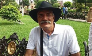 Mireles llama nalguita a mujer