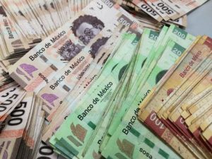 dinero abandonado en supermercado