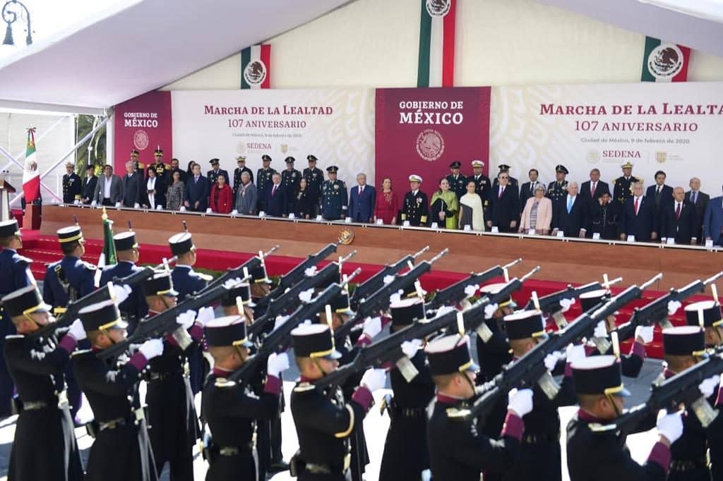 Fuerzas Armadas refrendan lealtad a López