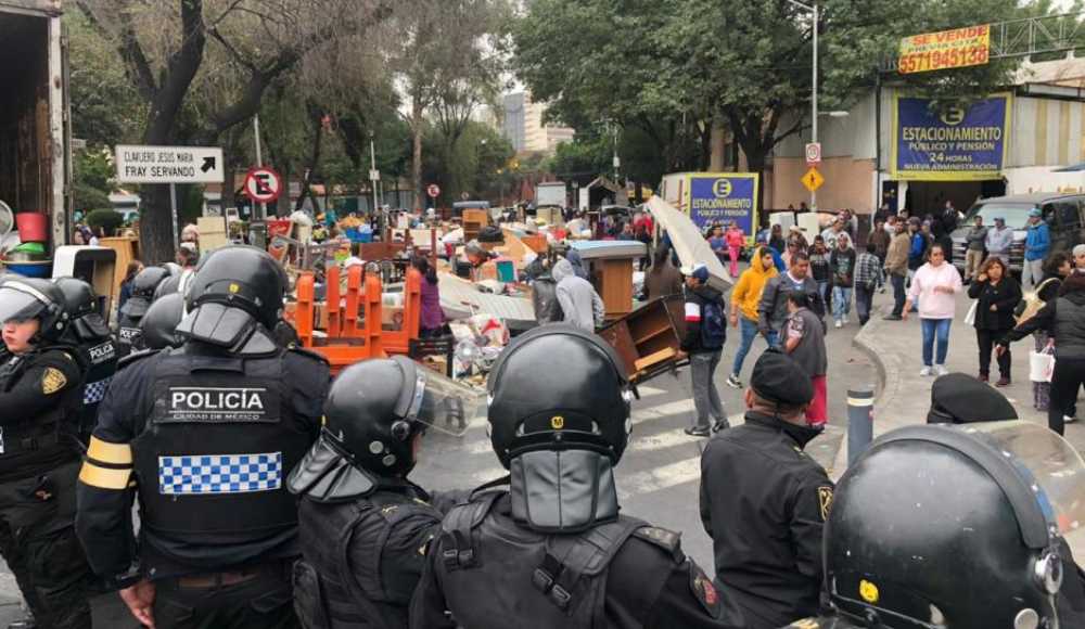 familias bloquean San Antonio Abad