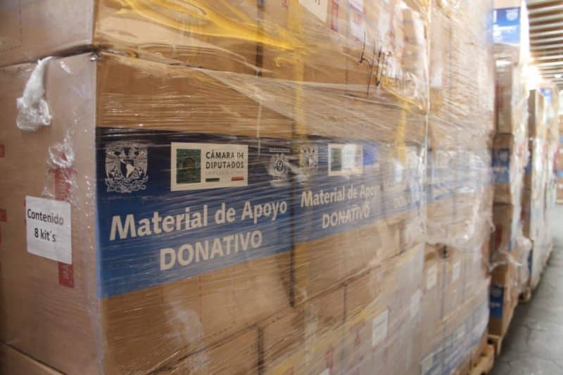 UNAM dona 20 kits de protección para médicos residentes del IMSS