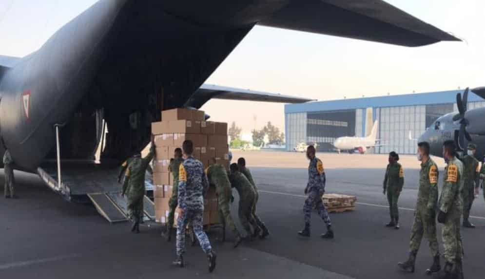 Avión de la SEDENA lleva insumos a Hospitales INSABI COVID-19 de Quintana Roo