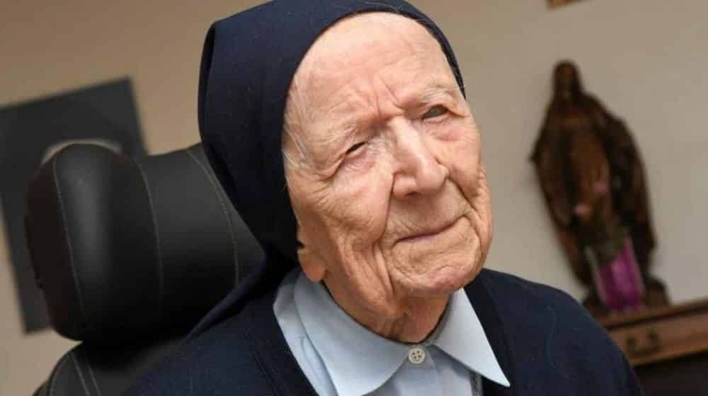 Monja de 116 años sobrevive a la COVID-19