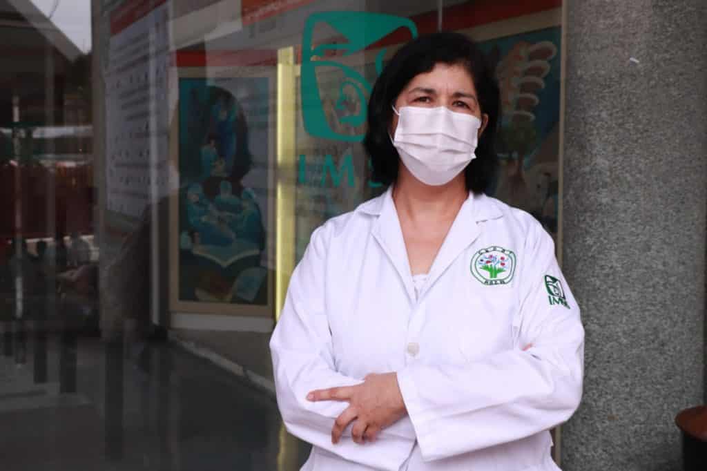 Médica del IMSS regala esperanza de vida