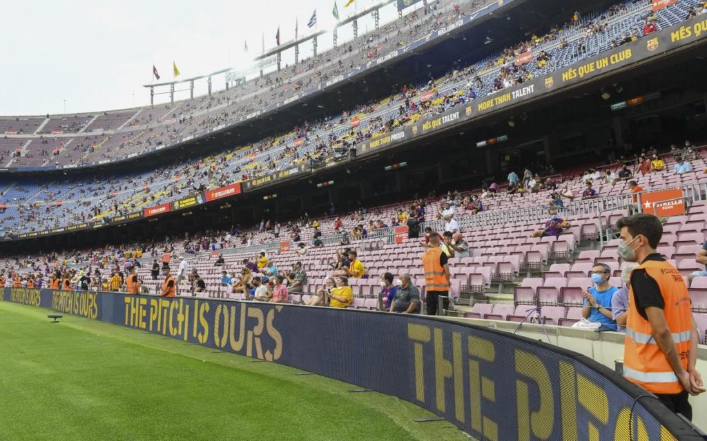 Regresan fans al Camp Nou