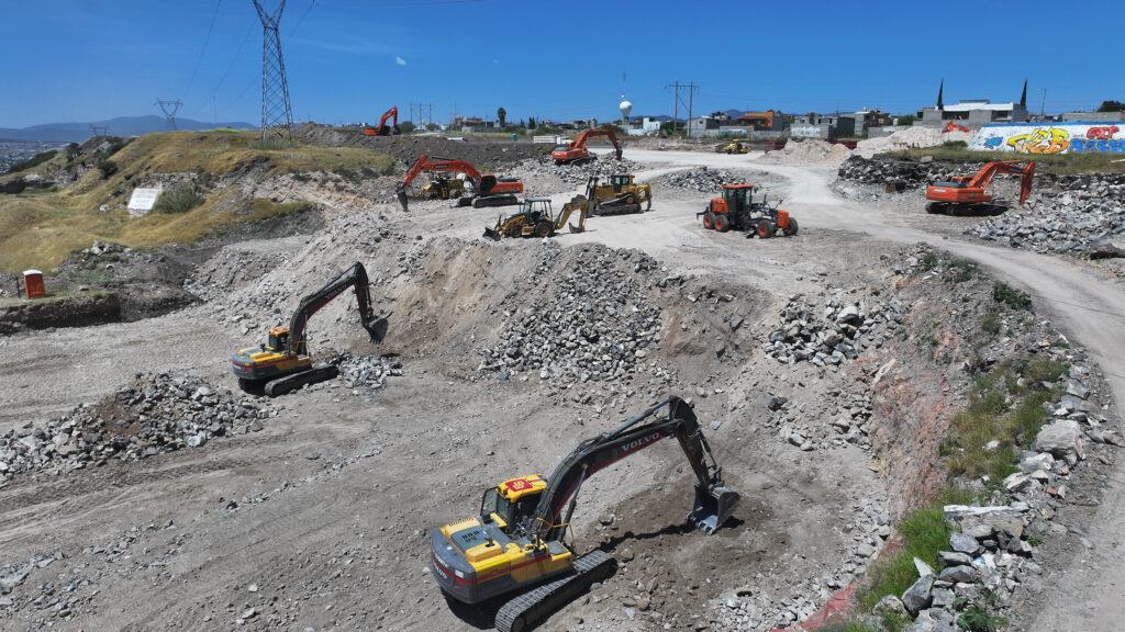 Construye SDUOP patio de maniobras para unidades Qrobus