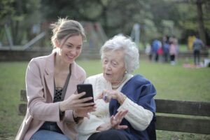 Expertos anuncian los avances logrados en el tratamiento para el alzhéimer mediante un enfoque integral