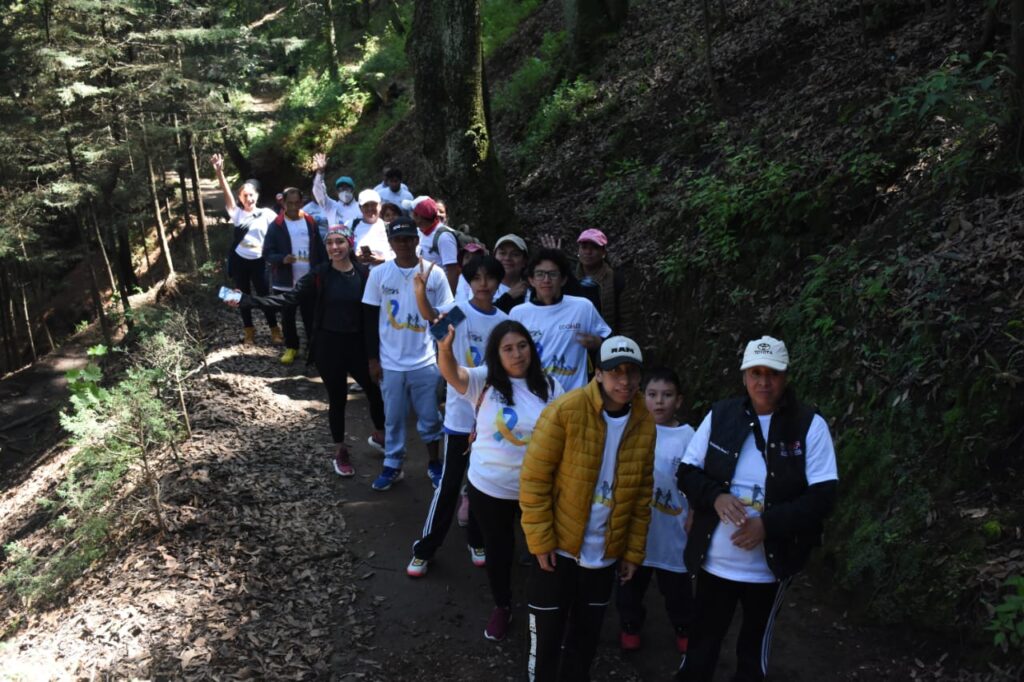 Realizan segunda edición del senderismo “Up and Down” en Villa del Carbón