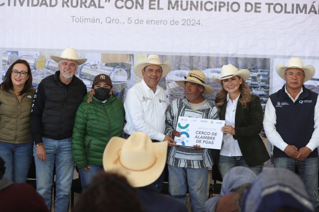 Entrega SEDEA apoyos a productores del semidesierto