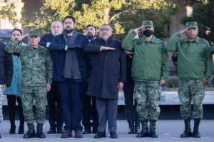 Horacio Duarte presidió la Ceremonia de Izamiento de Bandera