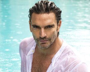 Julián Gil